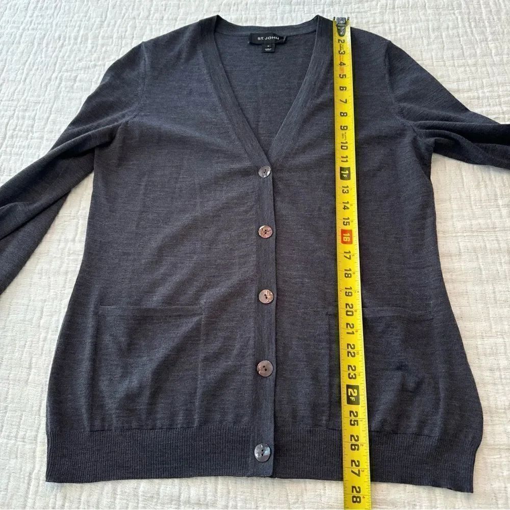 St John Cardigan 100% Wool Mother Of Pearl Buttons Size Medium - Picture 4 of 12